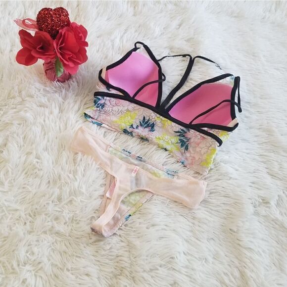 SMALL PINK Victoria's Secret Bra Set - Picture 8 of 14